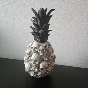 Skull pineapple